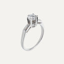 Anel em Ouro Branco com 3 Diamantes 0,72 ct