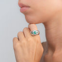 Anel em Ouro Branco com Esmeraldas e Diamantes
