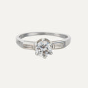 Anel em Ouro Branco com 3 Diamantes 0,72 ct