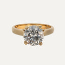 Anillo solitario con diamante de 2,84 ct en oro amarillo