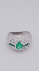 Anel em Ouro Branco com Esmeraldas e Diamantes