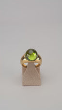 Anel com Peridoto e Madrepérola em Ouro
