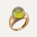 Anillo con peridoto y nácar en oro